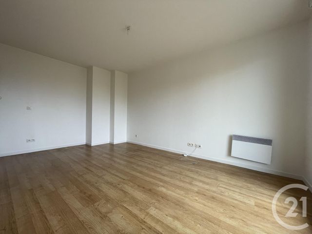 Appartement F2 à louer - 2 pièces - 37.38 m2 - EVRY - 91 - ILE-DE-FRANCE - Century 21 Eureka